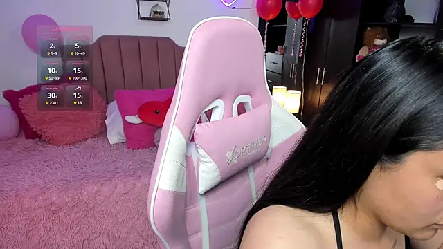 SiennaBloom online show from February 16, 2026, 10:33 am