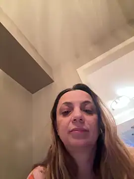 Snapshot of ShyFlameLive chatting on February 1, 2026, 12:26 pm ShyFlameLive online show from February 1, 2026, 12:26 pm