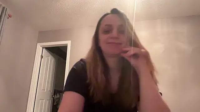 Snapshot of ShyFlameLive chatting on February 5, 2026, 2:16 am ShyFlameLive online show from February 5, 2026, 2:16 am