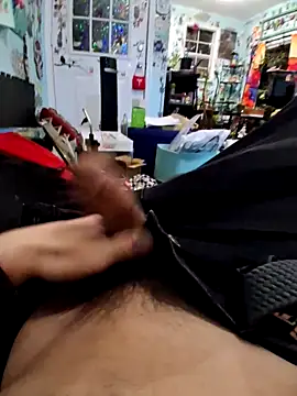 Snapshot of TrndSettr chatting on February 8, 2026, 2:37 am TrndSettr online show from February 8, 2026, 2:37 am