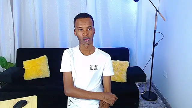 Snapshot of gusy_18 chatting on February 18, 2026, 8:27 pm gusy 18 online show from February 18, 2026, 8:27 pm