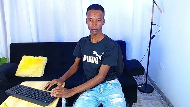 Snapshot of gusy_18 chatting on February 27, 2026, 8:53 pm gusy 18 online show from February 27, 2026, 8:53 pm