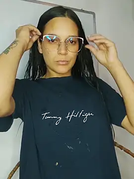 Snapshot of Perla_and_Maikol chatting on February 2, 2026, 6:28 pm Perla and Maikol online show from February 2, 2026, 6:28 pm