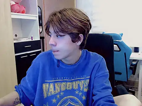 duvisex19 online show from February 10, 2026, 8:46 pm