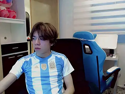 duvisex19 online show from February 18, 2026, 10:50 pm