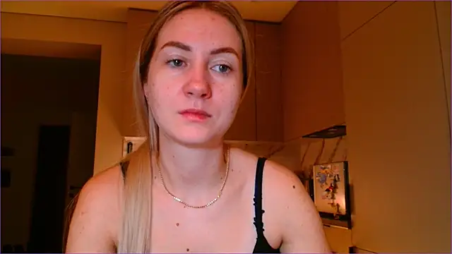 BluueSilk online show from December 22, 2025, 6:10 am