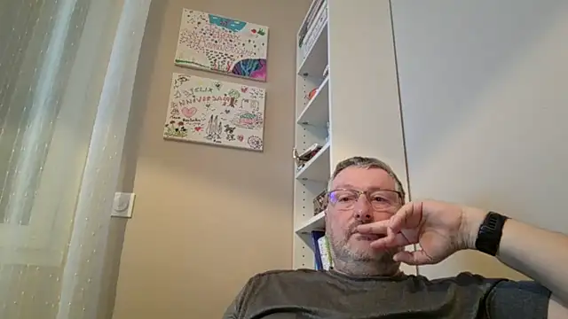 Snapshot of doudou310 chatting on February 9, 2026, 6:28 am doudou310 online show from February 9, 2026, 6:28 am