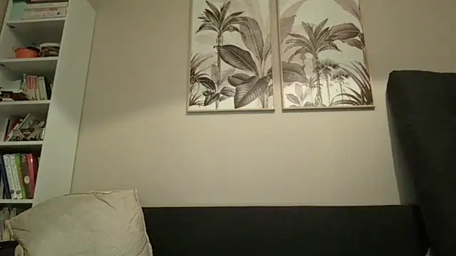 Snapshot of doudou310 chatting on February 15, 2026, 5:48 am doudou310 online show from February 15, 2026, 5:48 am