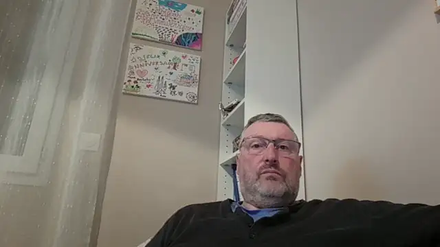 doudou310 online show from March 13, 2026, 4:19 am