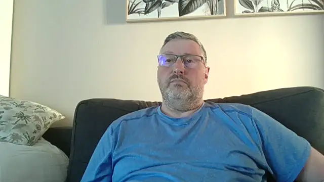 doudou310 online show from March 18, 2026, 5:05 pm