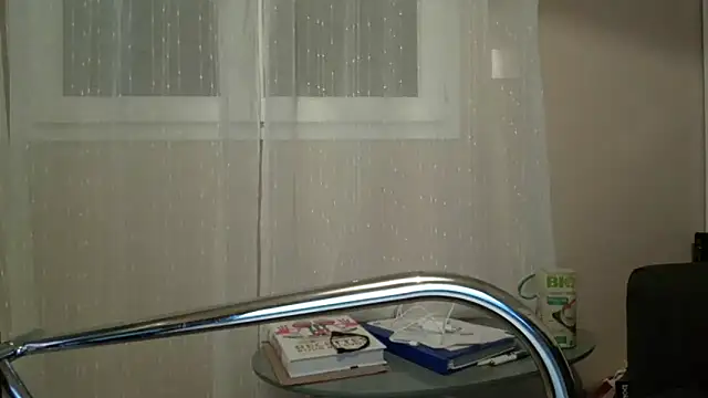 doudou310 online show from April 10, 2026, 3:45 am