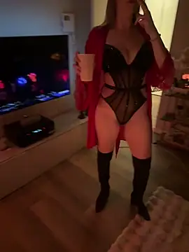 Snapshot of hottogetherNL chatting on February 14, 2026, 3:03 am hottogetherNL online show from February 14, 2026, 3:03 am