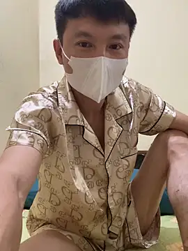 Snapshot of holl110 chatting on March 1, 2026, 12:51 pm holl110 online show from March 1, 2026, 12:51 pm