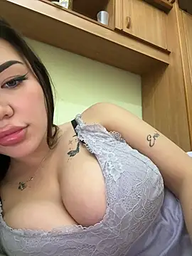 Snapshot of lunaaarheaa chatting on March 16, 2026, 6:28 am lunaaarheaa online show from March 16, 2026, 6:28 am