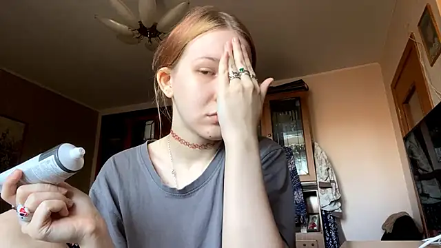 LaureenVielma online show from March 22, 2026, 7:12 am