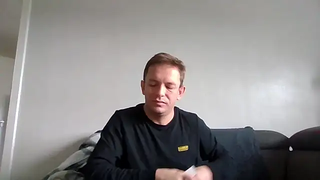 verscub6969 online show from April 12, 2026, 7:24 am