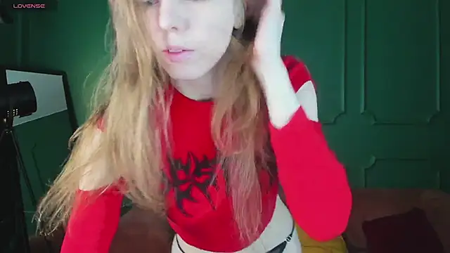  Tina Tayllor  online show from March 4, 2026, 11:49 am