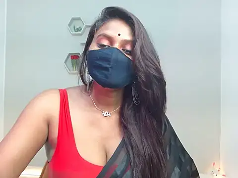Hotginni4 online show from May 31, 2026, 6:09 pm
