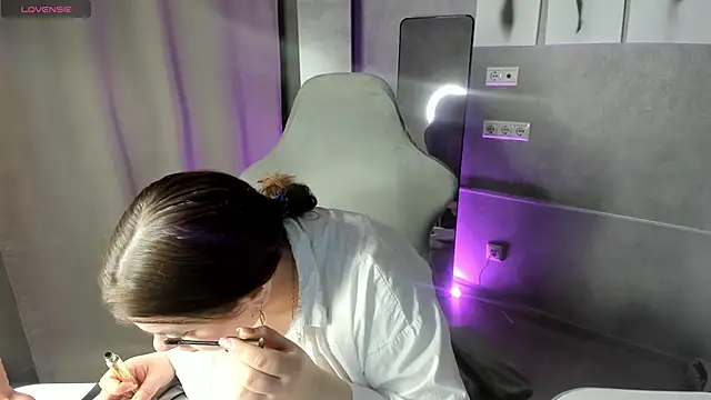 Snapshot of Valery_Grand chatting on February 21, 2026, 1:17 am Valery Grand online show from February 21, 2026, 1:17 am