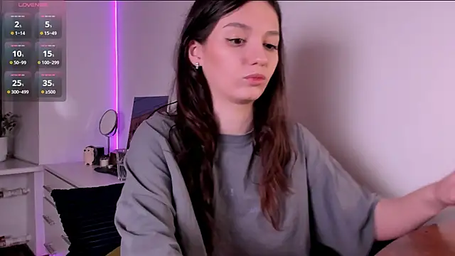 miabellee  online show from March 27, 2026, 11:59 pm