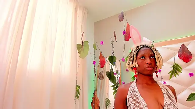 EvelynDivine online show from February 20, 2026, 1:22 pm