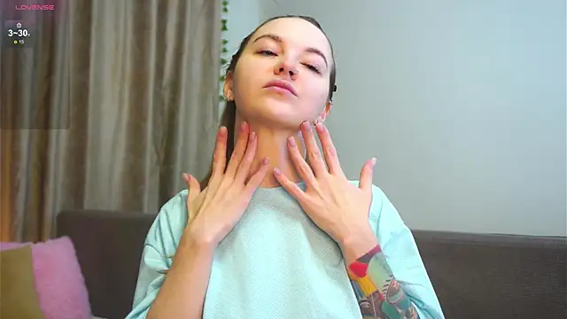 Snapshot of AricaPetties chatting on February 24, 2026, 8:18 pm AricaPetties online show from February 24, 2026, 8:18 pm