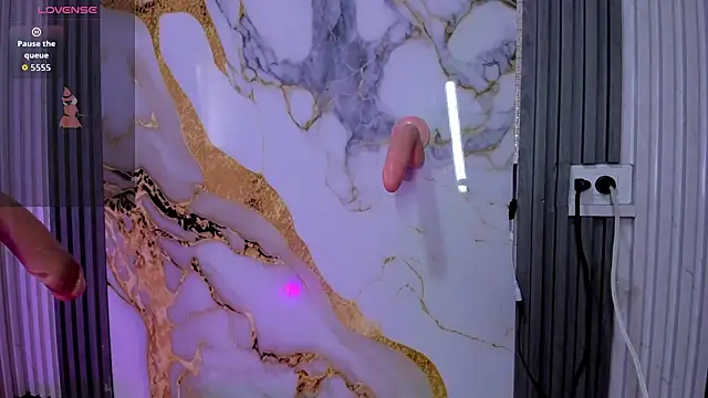 mlucreciasucker303av online show from March 17, 2026, 7:39 pm