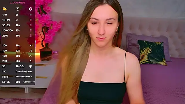 Snapshot of JasminUqueen chatting on June 8, 2026, 1:20 am JasminUqueen online show from June 8, 2026, 1:20 am