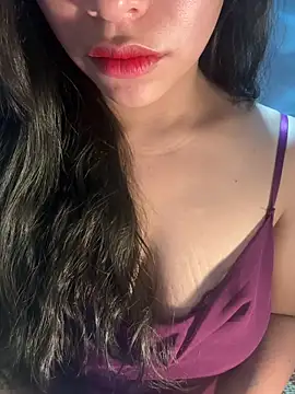 QuynhAnh 2k1 online show from February 22, 2026, 5:51 am