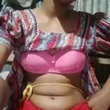 Snapshot of Cute-Tanisa- chatting on February 1, 2026, 3:16 am Cute-Tanisa- online show from February 1, 2026, 3:16 am