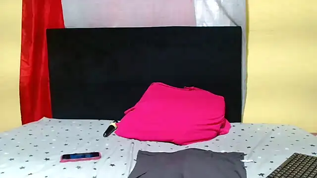 Snapshot of JinglynJuicy22 chatting on February 4, 2026, 7:25 am JinglynJuicy22 online show from February 4, 2026, 7:25 am