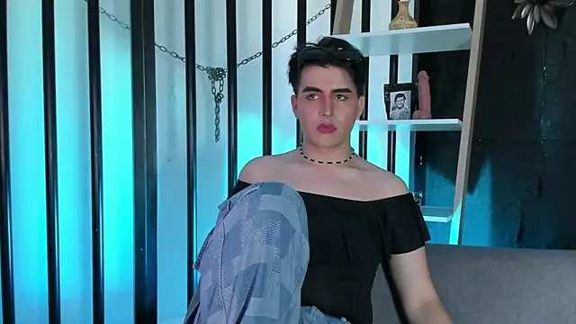 noahWolff  online show from February 19, 2026, 4:19 am