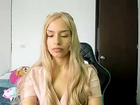 Snapshot of Megan_Blue_ chatting on February 18, 2026, 3:41 pm Megan Blue online show from February 18, 2026, 3:41 pm