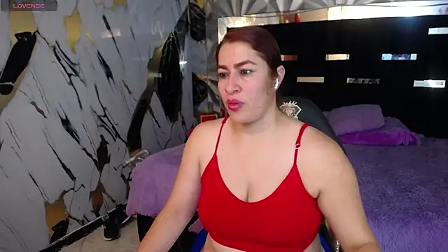 Snapshot of Alison-mar chatting on May 1, 2026, 8:35 pm Alison-mar online show from May 1, 2026, 8:35 pm