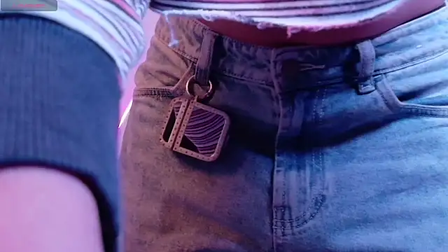 LeaneRous online show from February 6, 2026, 1:03 pm