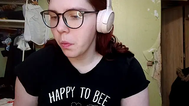 Snapshot of VannessaDillenbeck chatting on February 25, 2026, 6:12 am VannessaDillenbeck online show from February 25, 2026, 6:12 am