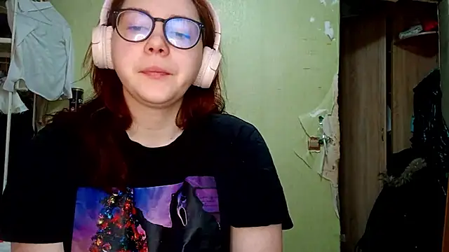 Snapshot of VannessaDillenbeck chatting on February 27, 2026, 6:24 am VannessaDillenbeck online show from February 27, 2026, 6:24 am