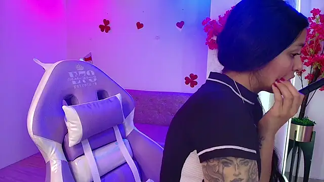 Snapshot of Maddie_T18 chatting on February 25, 2026, 11:09 am Maddie T18 online show from February 25, 2026, 11:09 am