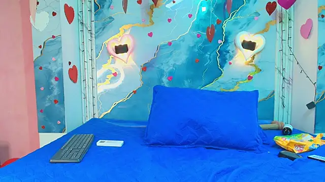 crystal love08 online show from February 6, 2026, 7:17 pm