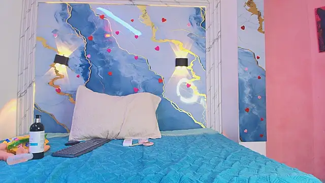 crystal love08 online show from March 9, 2026, 7:18 pm