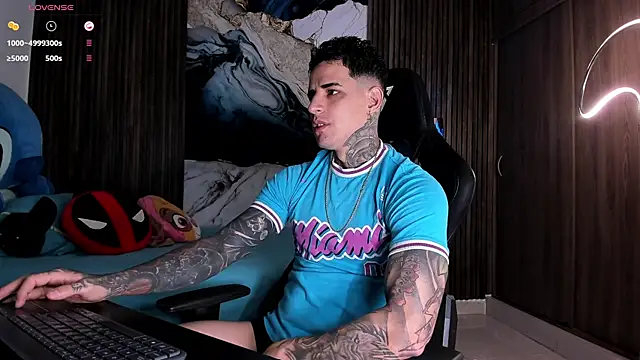 trisstann  online show from April 18, 2026, 4:33 pm