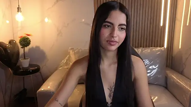 Snapshot of Perla_lovely_ chatting on April 27, 2026, 12:47 pm Perla lovely online show from April 27, 2026, 12:47 pm