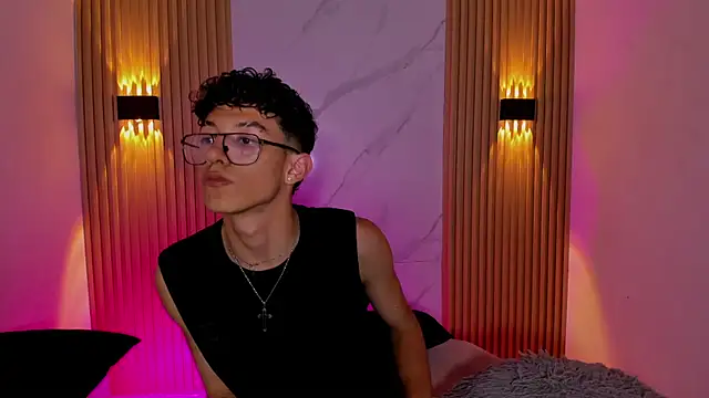 Snapshot of Christopher_Hunter chatting on February 13, 2026, 8:05 pm Christopher Hunter online show from February 13, 2026, 8:05 pm