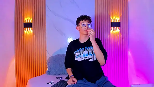 Snapshot of Christopher_Hunter chatting on February 20, 2026, 7:58 pm Christopher Hunter online show from February 20, 2026, 7:58 pm