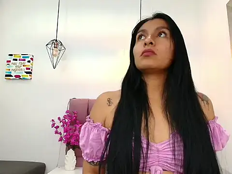 Melannyy   online show from April 12, 2026, 4:17 am