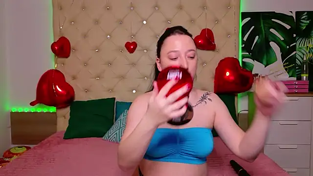 Snapshot of AwaMax chatting on February 17, 2026, 5:59 am AwaMax online show from February 17, 2026, 5:59 am