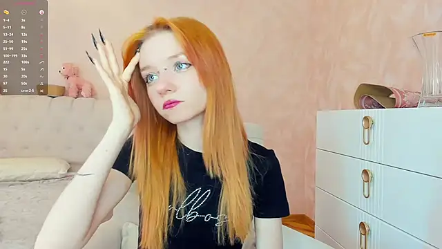 TarynPalek online show from March 11, 2026, 7:47 am