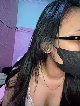 Snapshot of Leeeiuu chatting on February 28, 2026, 11:55 am Leeeiuu online show from February 28, 2026, 11:55 am