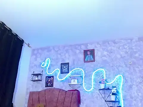 Everlin  Hot  online show from February 15, 2026, 10:36 am