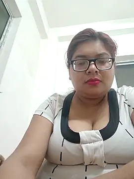 Snapshot of Elie_Hallway chatting on February 27, 2026, 5:57 pm Elie Hallway online show from February 27, 2026, 5:57 pm